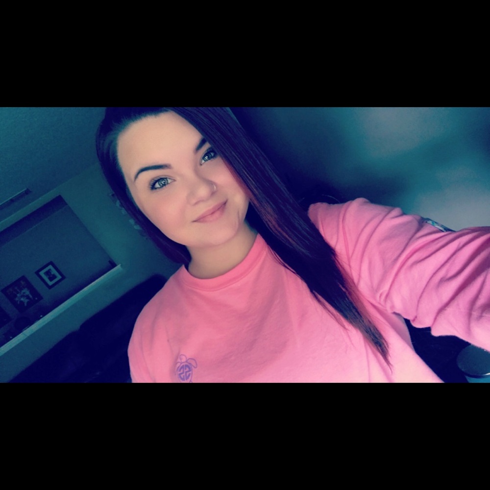 Meet your Posher, Lauren